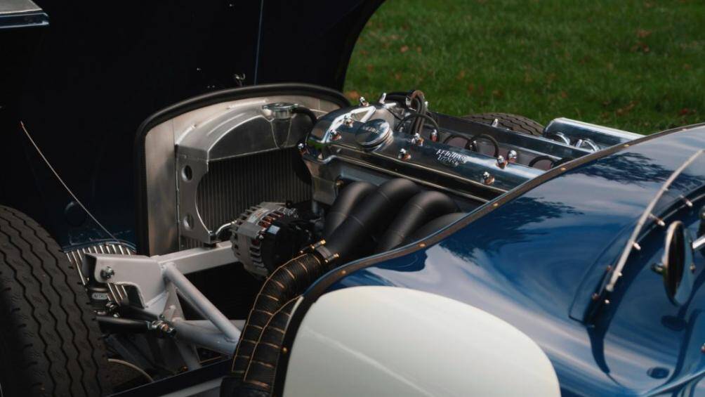 Bảng điều khiển của xe được trang bị đồng hồ đếm ngược "Master Time" từ thương hiệu nổi tiếng Tag Heuer