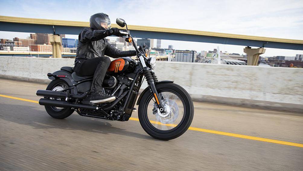 Giá bán của Harley-Davidson Street Bob 114 từ 14.999 USD, trong khi đó giá khởi điểm của Harley-Davidson Fat Boy 114 là 19.999 USD