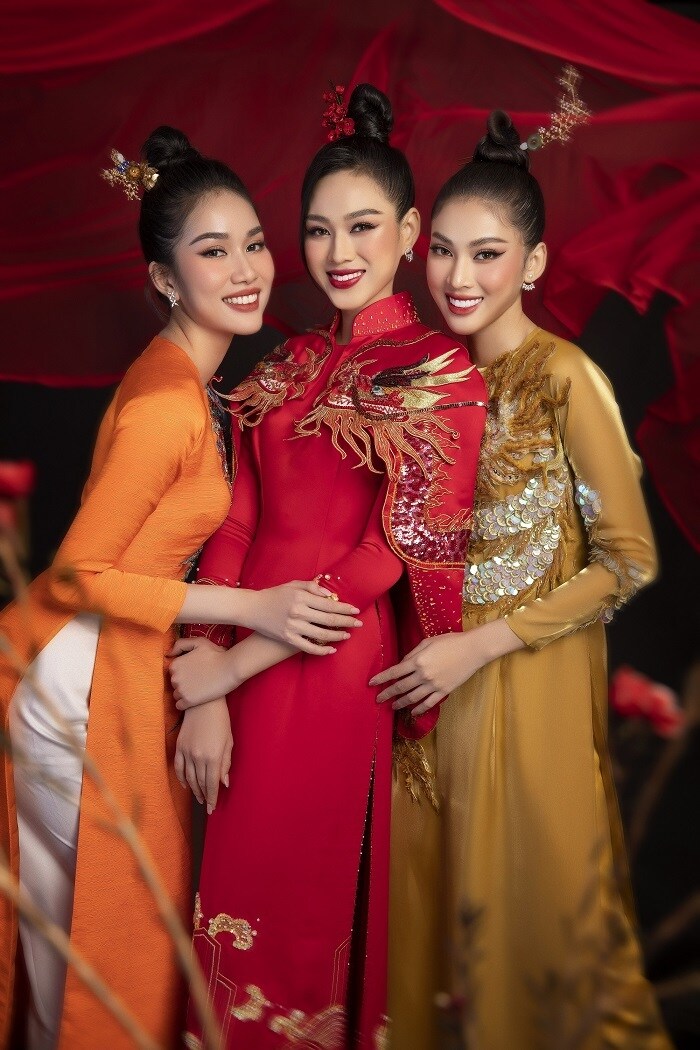 Ba người đẹp mang tới không khi xuân nhiều màu sắc