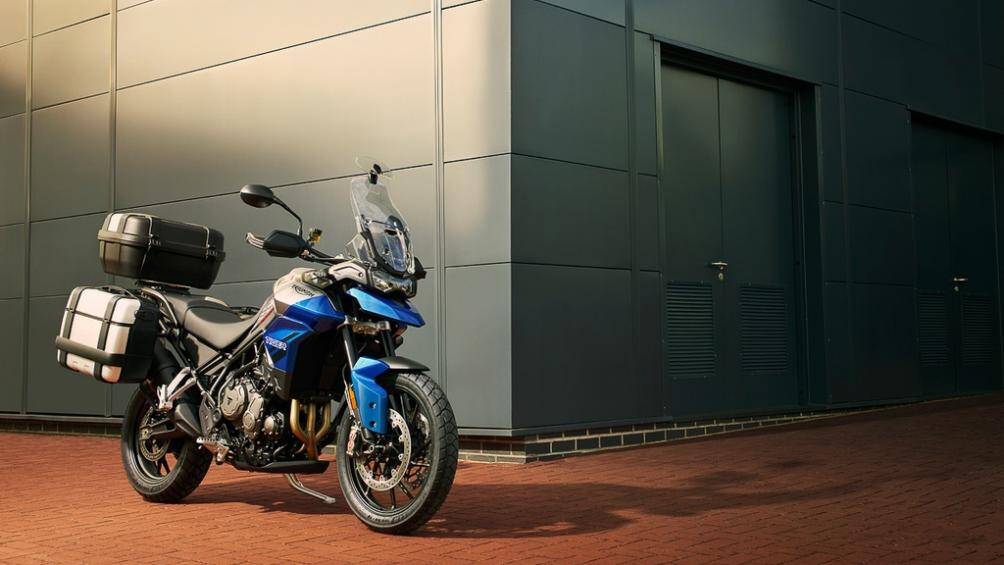 Tiger 850 Sport chỉ nặng 192 kg và được trang bị bình xăng có dung tích là 20 lít, Mâm xe là loại hợp kim đúc, kích thước trước/sau lần lượt là 19 inch và 17 inch