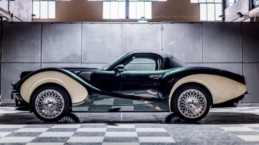 Hurtan Grand Albaycin là mẫu roadster được phát triển dựa trên dòng Mazda MX-5, chỉ có 30 chiếc được sản xuất trên toàn thế giới