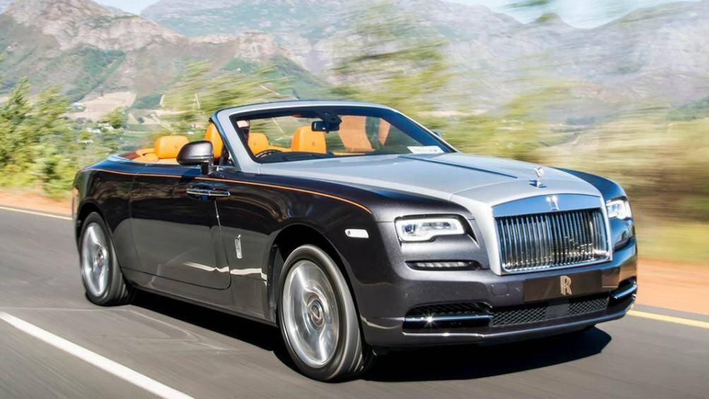 2. Rolls-Royce Dawn (giá: 356.500-428.050 USD)