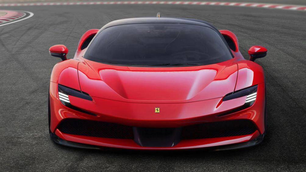 4. Ferrari SF90 Stradale (giá khởi điểm: 625.000 USD)