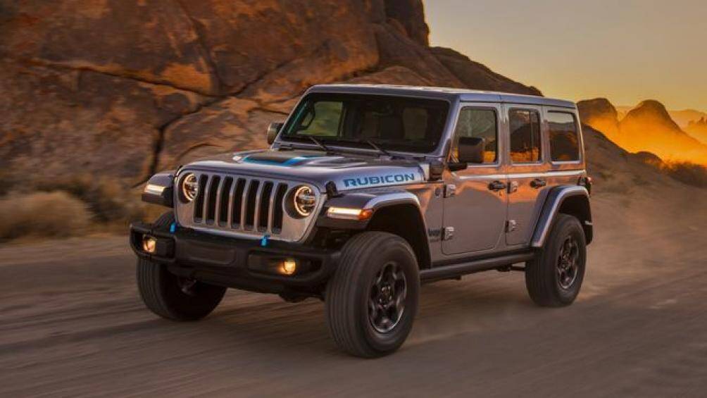 16. Jeep (5 phiên bản): Cherokee, Gladiator và Wrangler đều gặp vấn đề liên quan đến hệ thống lái, phanh, hệ thống treo, kính chắn gió