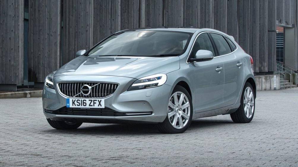 20. Volvo (15 phiên bản): 370.000 chiếc xe Volvo, bao gồm cả V40 đều bị triệu hồi hàng loạt vì rò rỉ nhiên liệu, hỏng bộ trợ lực phanh, dây an toàn...