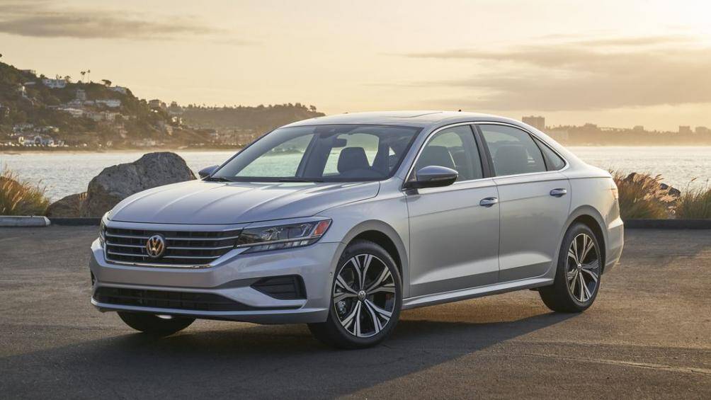 27. Volkswagen (12 phiên bản): Những chiếc Caddy, Golf, Golf Sportsvan, Passat, Polo, Sharan, Touran, T- Coss, T-Roc và Up đều bị lỗi động cơ