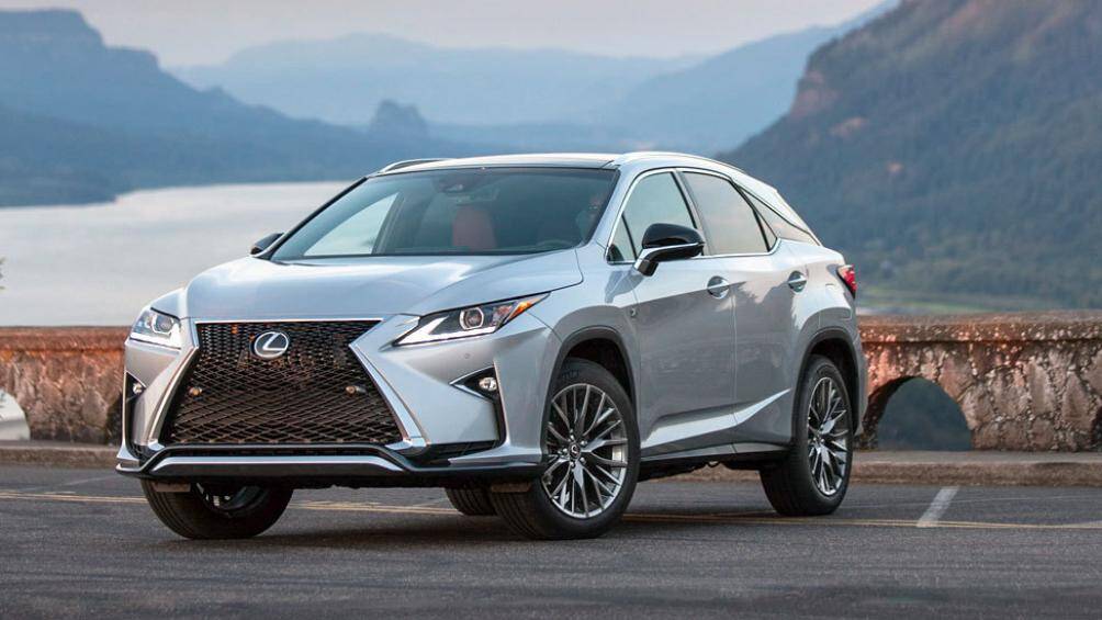 6. Lexus (4 phiên bản): Một số mẫu xe Lexus 2013 - 2019 hỏng áp suất bơm nhiên liệu, còn RX350 và RX450h bị nước xâm nhập vào vòi phun máy rửa