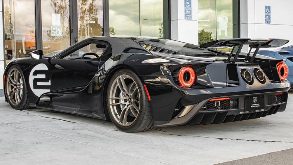 Xe có thể đạt 100 km/h từ vị trí đứng yên trong 2,8 giây, tốc độ tối đa hơn 350 km/h