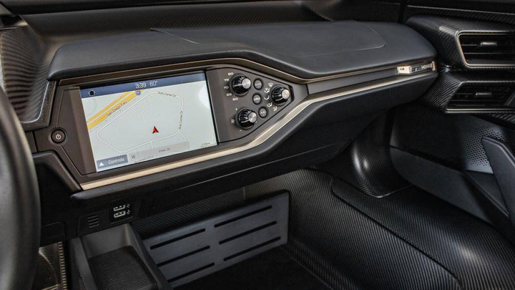 Giá bán khởi điểm của chiếc xe này không hề rẻ, khoảng từ 400.000 USD (9,2 tỷ đồng)