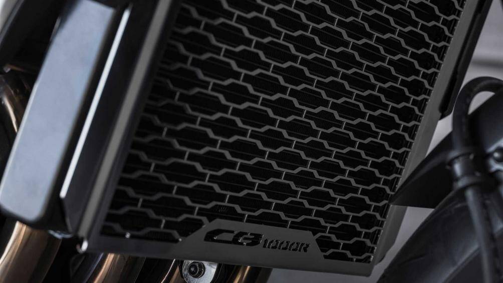 CB1000R 2021 cũng có một số thay đổi về bộ tản nhiệt