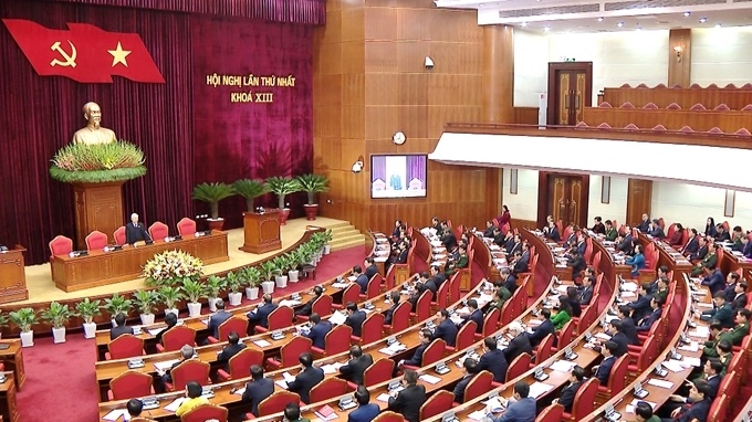 Tối 30/1, sau khi có kết quả kiểm phiếu, Đại hội đã công bố danh sách 200 Ủy viên Ban Chấp hành Trung ương Đảng khóa XIII.
Danh sách 200 đồng chí trúng cử vào Ban Chấp hành Trung ương Đảng khóa XIII gồm 180 ủy viên chính thức và 20 ủy viên dự khuyết.