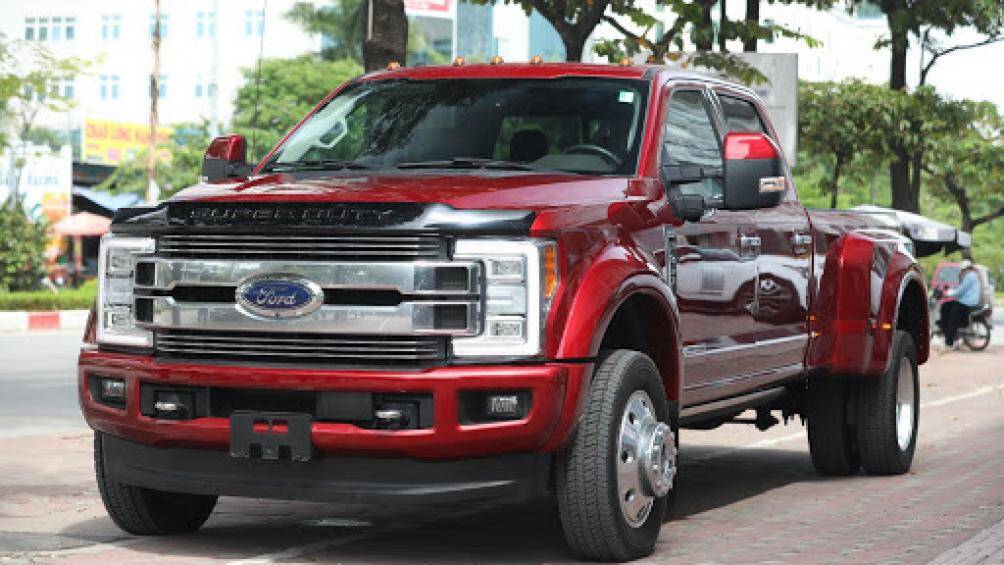 Chiếc siêu bán tải này được một doanh nghiệp tư nhân tại Hà Nội đưa về Việt Nam với số lượng khoảng 3 chiếc