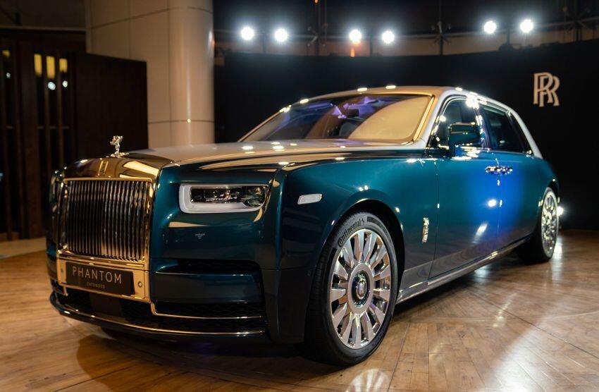 Phân nhánh cá nhân hóa Bespoke của thương hiệu xe siêu sang Rolls-Royce vừa trình làng phiên bản Phantom Iridescent Opulence với điểm nhấn tạo ra một phòng trưng bày Gallery ở khoang lái