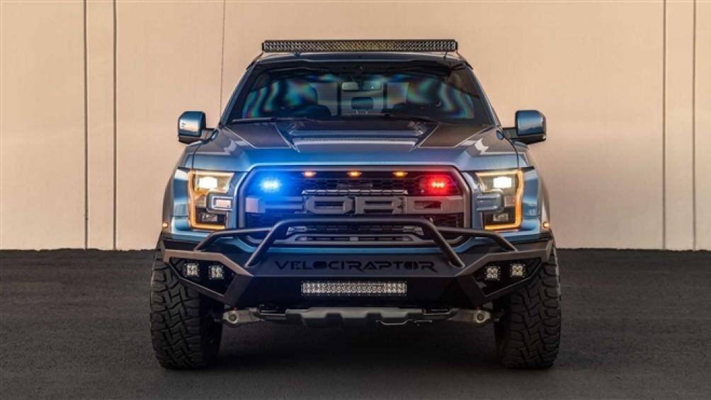 Chiếc Hennessey VelociRaptor có khả năng chống lại các thiết bị nổ hoặc đạn AK-47 được chế tạo dựa trên bán tải Ford F-150 Raptor