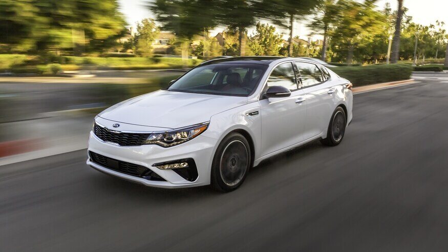 7, Kia Optima bán 30 xe tháng 1/2021, giảm 36 xe so với tháng 12/2020.