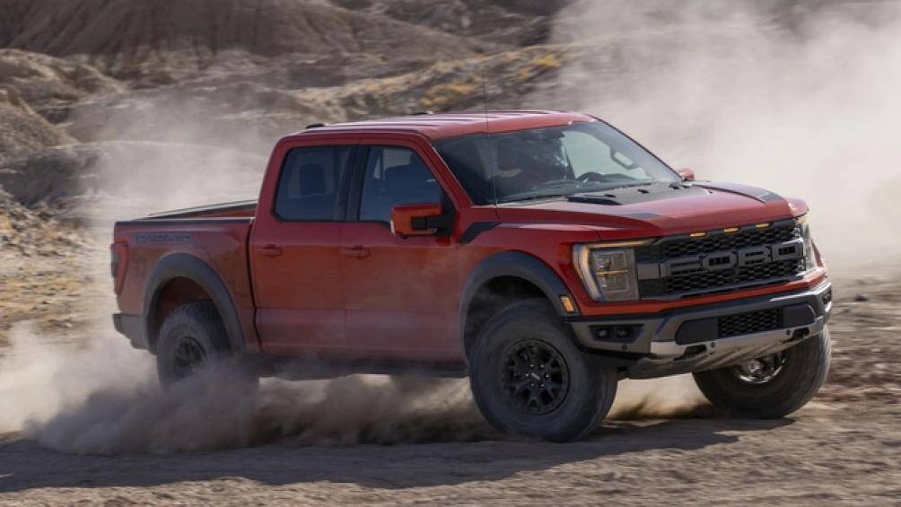 Xe được trang bị lốp BFGoodrich All-Terrain T/A KO2 có kích cỡ 35 inch hoặc 37 inch, bình xăng xe 136 lít cung cấp phạm vi hoạt động hơn 800 km