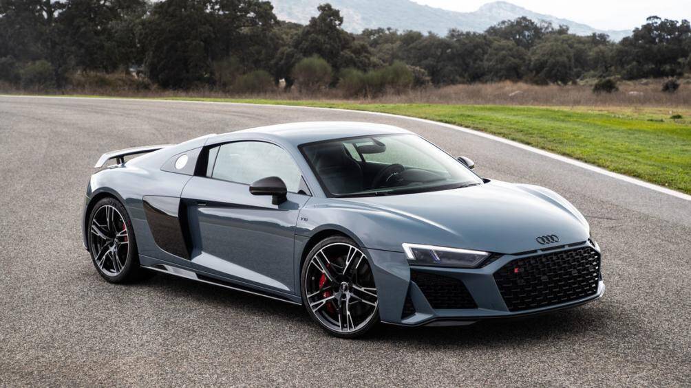 2. Audi R8 V10 Performance