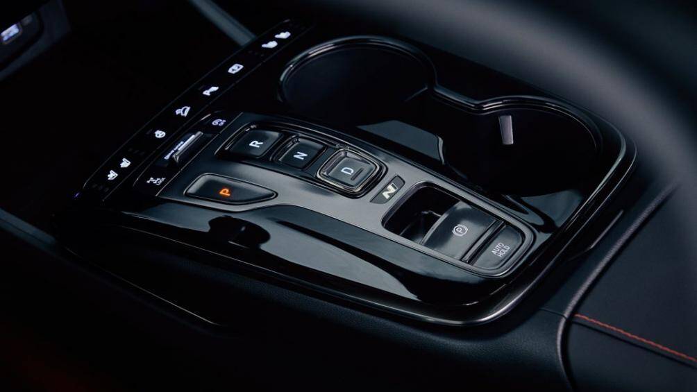 Bản động cơ hybrid có công suất cực đại 230 mã lực trong khi bản cao nhất được trang bị kèm hệ thống lai điện cắm sạc, tạo công suất ở mức 265 mã lực