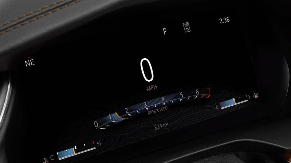 Người mua có thể lựa chọn phiên bản động cơ HEMI V8 5.7 lít, sản sinh công suất 357 mã lực và mô-men xoắn 520 Nm