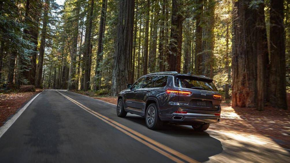 Sức mạnh được cung cấp cho Grand Cherokee L bởi động cơ Pentastar V6 3.6 lít, sản sinh công suất 290 mã lực và mô-men xoắn 348 Nm