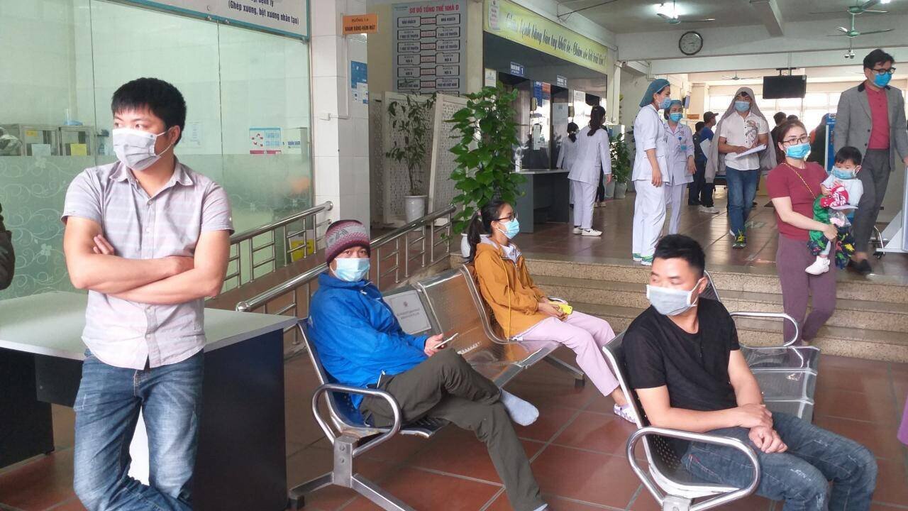 Ở Bệnh viện Đa khoa tỉnh Quảng Ninh, việc triển khai dịch vụ xét nghiệm cũng rất thuận lợi. Tại khu vực làm thủ tục được bệnh viện này bố trí thông thoáng, đảm bảo giữ đúng khoảng cách phòng, chống dịch. Quầy thanh toán tiền cũng được bố trí ngay gần nơi lấy mẫu bệnh phẩm.