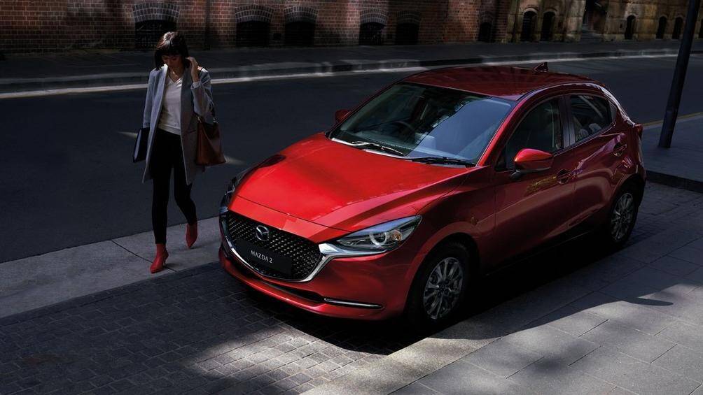 Thứ hai là động cơ diesel Skyactiv-D 4 xi lanh dung tích 1,6 lít cho công suất 105 mã lực