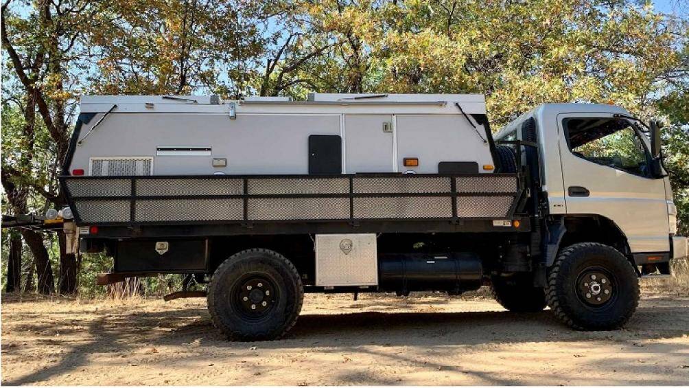 Aliner Expedition có thể được tháo rời trong vòng chưa đầy 15 phút đồng hồ bằng cách gỡ các khớp nối chức năng ở bên hông