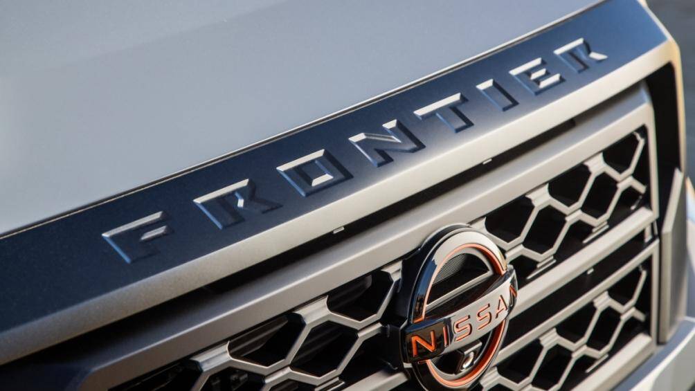 Thân xe được làm rộng hơn, vuông vắn kết hợp cùng các đường gân dập nổi trông khá cơ bắp