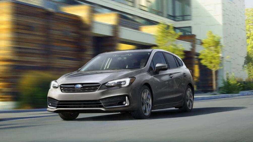 10. Subaru Impreza 2021 (điểm tổng thể: 7,4/10, giá khởi điểm: 18.795 USD)