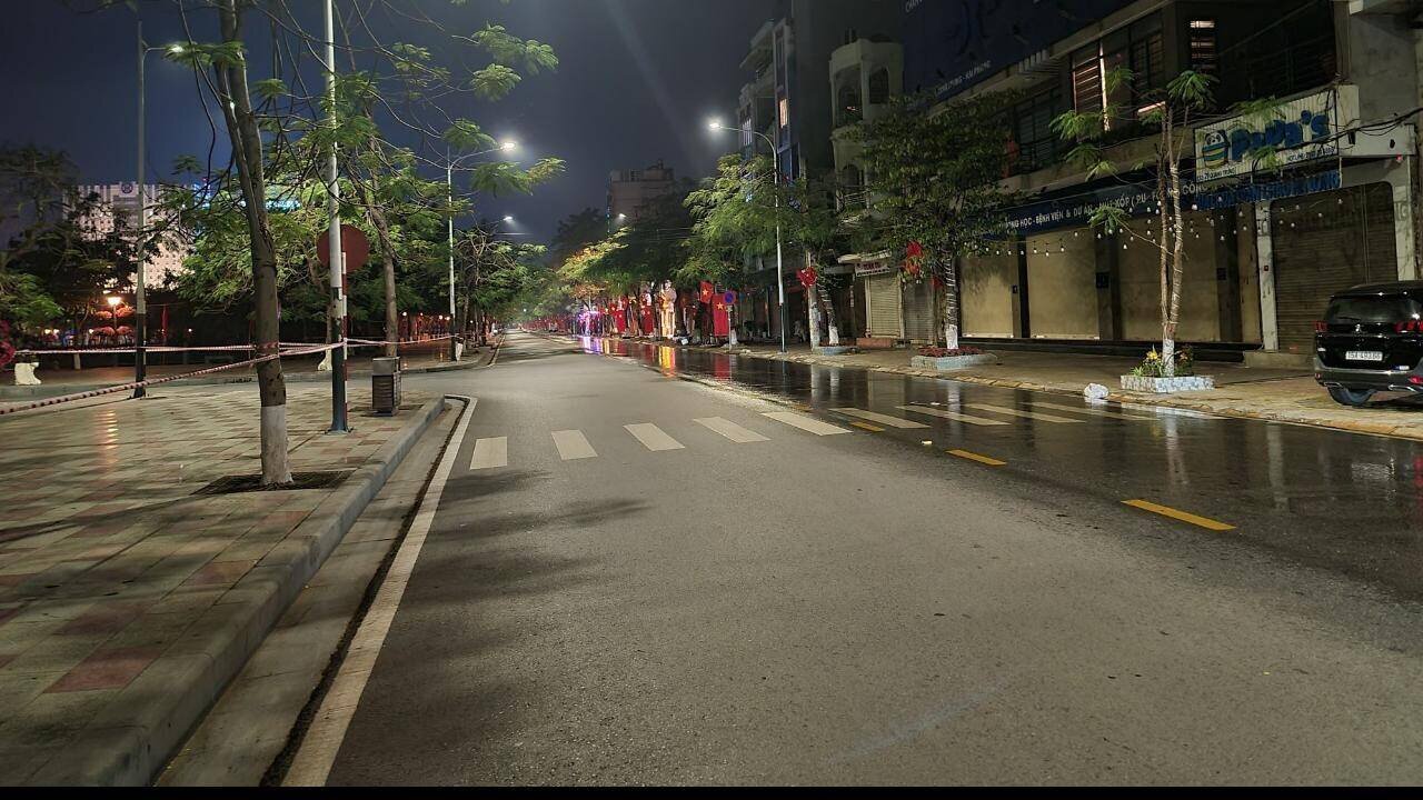 Chỉ tính trong ngày 22/2, toàn TP Hải Phòng đã xuất hiện 3 ca nhiễm Covid-19, trong đó có hai chị em trong một gia đình và người yêu của người chị có hộ khẩu thường trú tại huyện Cẩm Giàng, tỉnh Hải Dương.