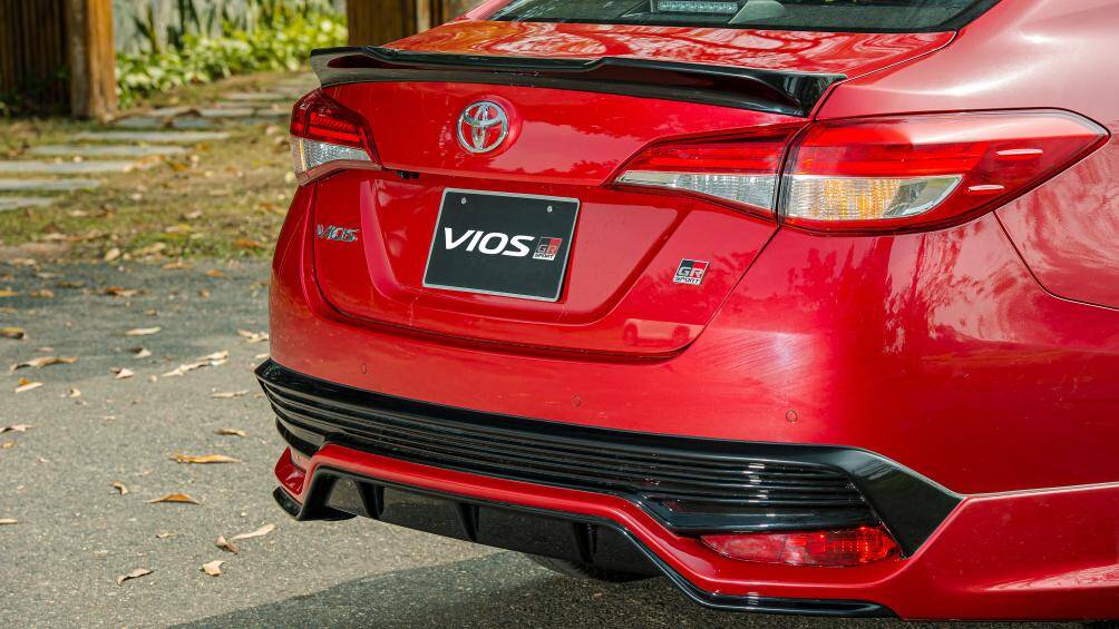 ...kết hợp cùng cánh gió phía sau mang lại ấn tượng mạnh mẽ cá tính