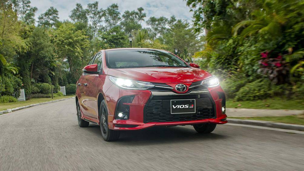 Cụm đèn chiếu sáng và đèn sương mù LED tăng tính thẩm mỹ và hiệu quả kinh tế, nâng cao hiệu suất chiếu sáng. Đèn chiếu sáng trên phiên bản này cũng là loại tự động