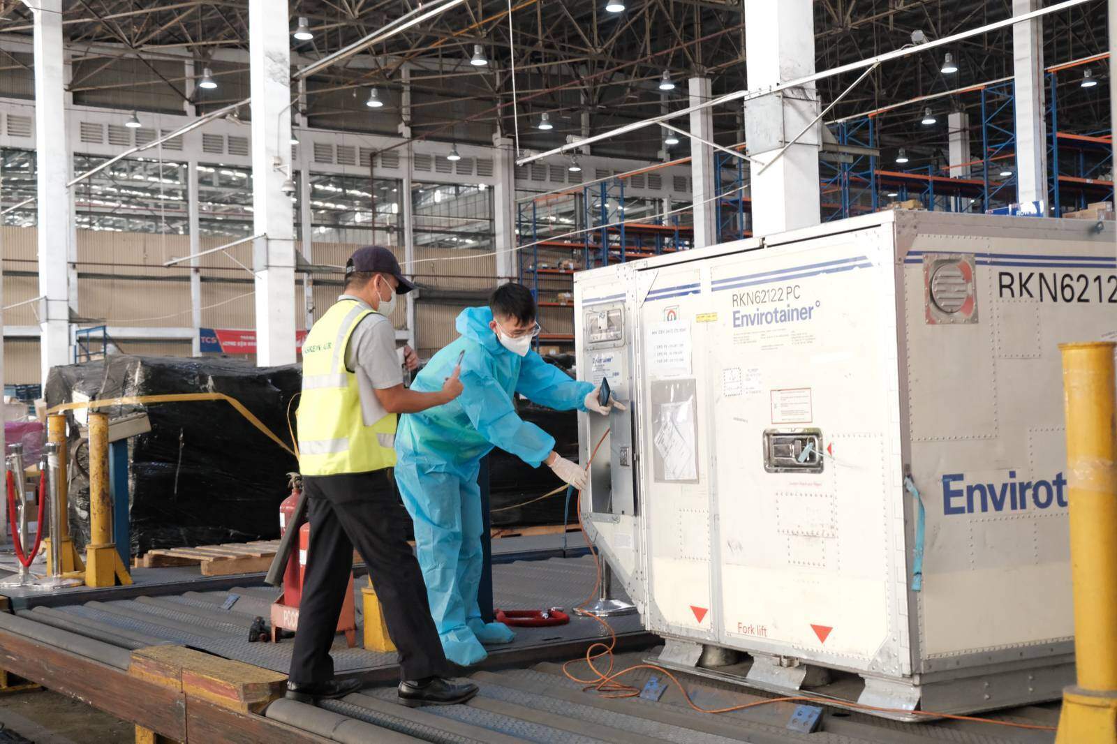 Lô hàng được lưu trữ tại khu vực lưu trữ đặc biệt, dưới sự giám sát của hệ thống camera an ninh 24/7 của TCS.