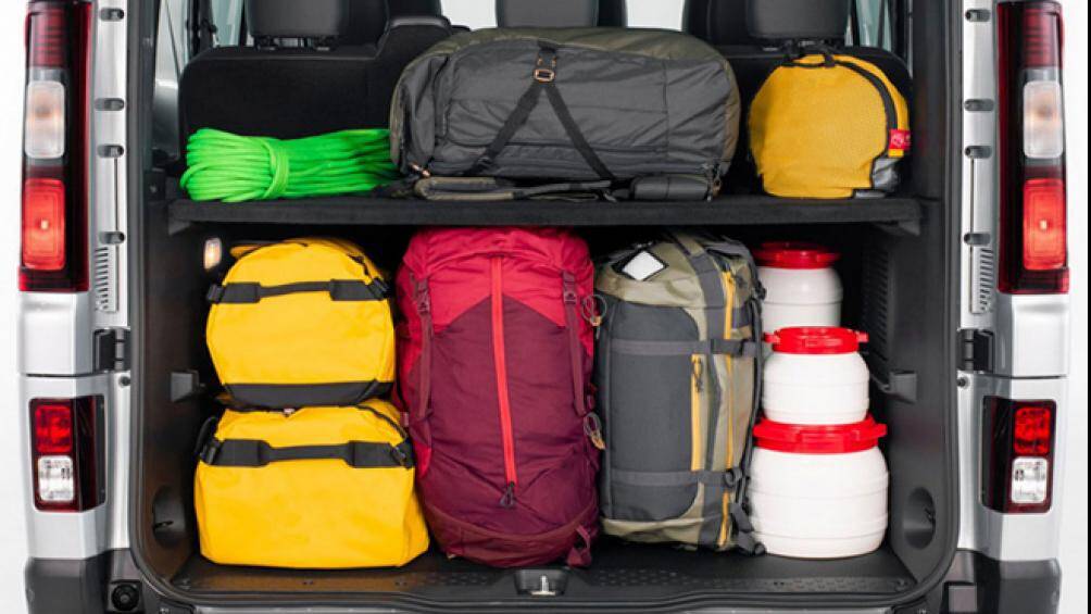 Tại châu Âu, Nissan sẽ bắt đầu bán NV300 Combi từ tháng 5 tới, giá bán vẫn chưa được tiết lộ. Dự kiến xe sẽ sớm về Đông Nam Á trong đó có Việt Nam