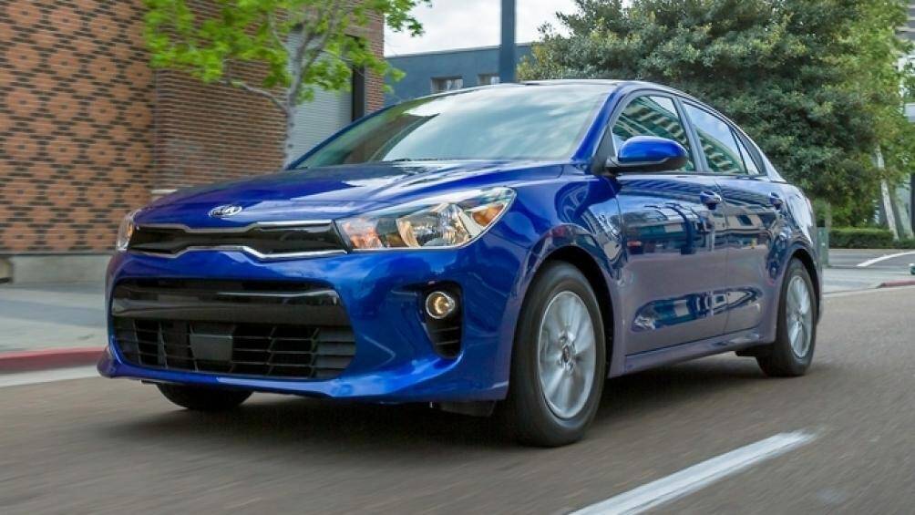5. Kia Rio (giá khởi điểm: 17.015 USD)