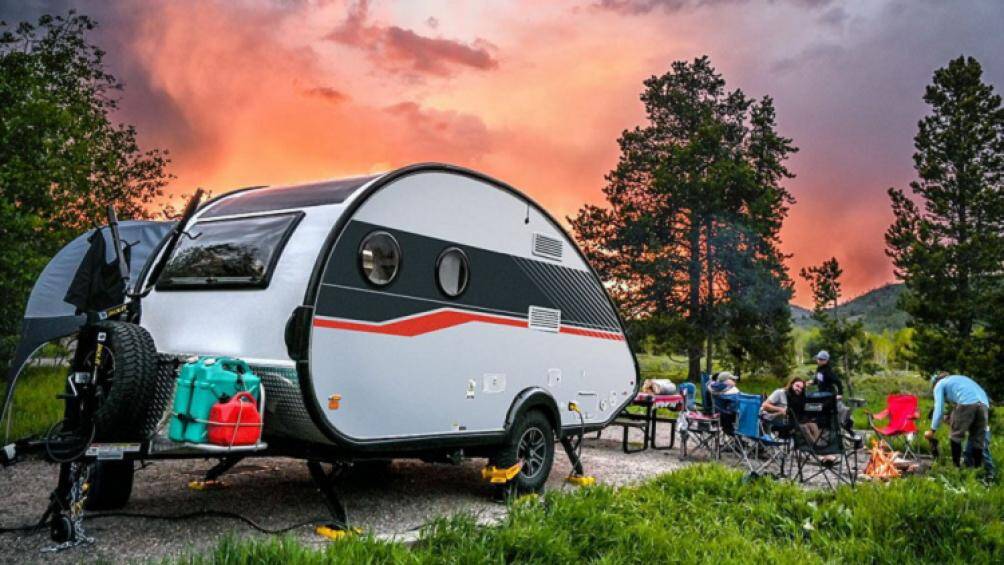 Mới đây, hãng nuCamp RV cho ra mắt mẫu nhà di động Tab 400 Teardrop 2021 với đầy đủ trang bị tiện nghi hiện đại