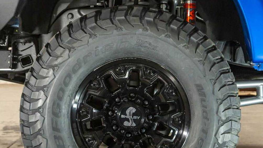 Shelby F-250 Super Baja 2021 cũng được lắp đặt hệ thống treo Fox mạnh mẽ giúp chiếc xe tải có gầm xe cao hơn