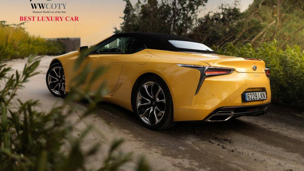 Xe sang tốt nhất năm 2021: Lexus LC500 Cabrio