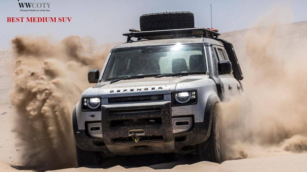 SUV cỡ trung tốt nhất năm 2021: Land Rover Defender