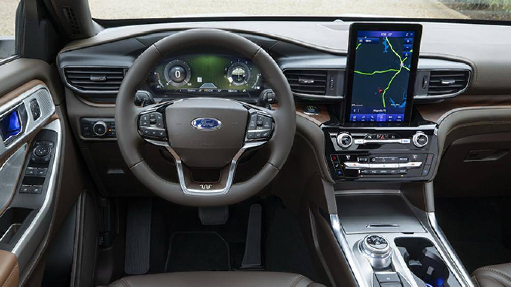 Ford Explorer King Ranch Edition 2021 còn có gói công nghệ nội thất tùy chọn cao cấp Premium Technology Package