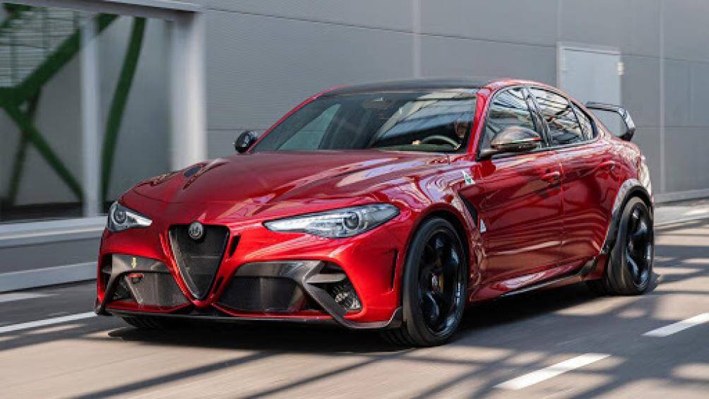 1. Alfa Romeo Giulia Quadrifoglio (307,51 km/h)