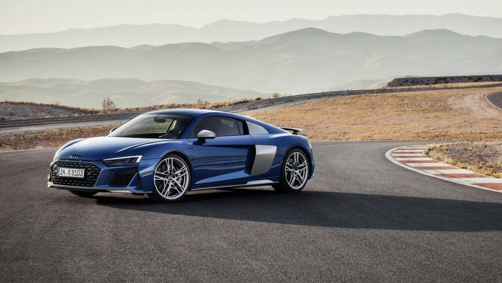 3. Audi R8 V10 Performance (330 km/h)