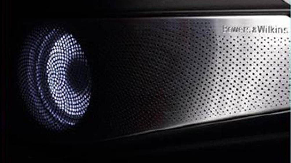 Hệ thống âm thanh vòm Bowers & Wilkins 1.050 watt gồm 20 loa