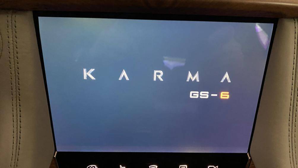 Phiên bản chạy điện sẽ có giá khởi điểm từ 79,900 USD và có thể vận hành quãng đường 483 km