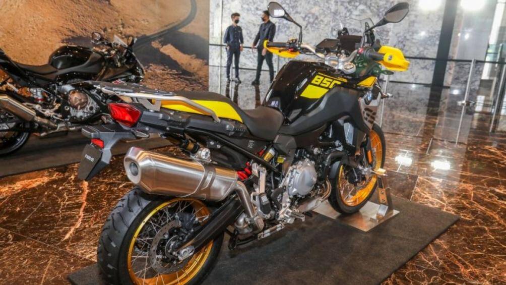 Phiên bản đặc biệt này của chiếc F850GS có màu vàng kết hợp với màu đen bắt mắt