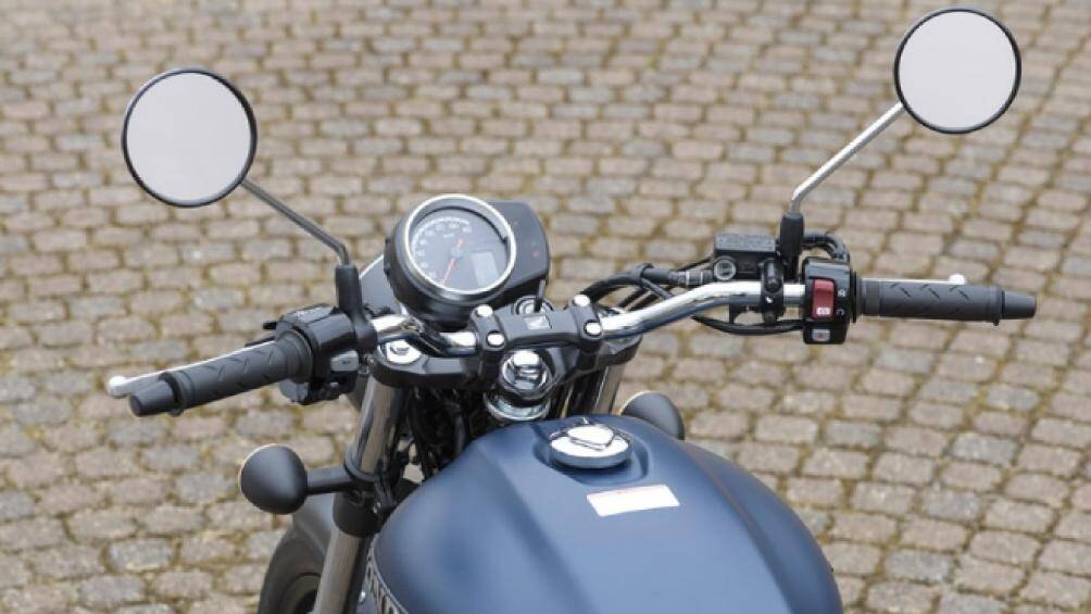 Honda GB350 còn có công nghệ hộp số chống trượt sẽ giúp giảm nguy cơ tai nạn. Tất cả các đèn trên xe đều sử dụng bóng LED