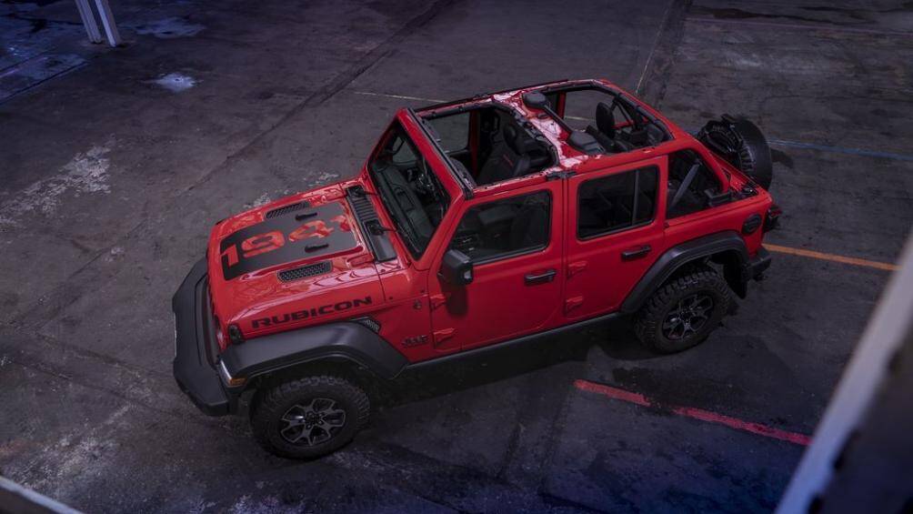 Xe có vẻ ngoài khá hầm hố và phong trần. Sẽ có 4 tùy chọn màu sơn gồm xám Crystal, bạc Billet, đen Brilliant và đỏ Firecracker