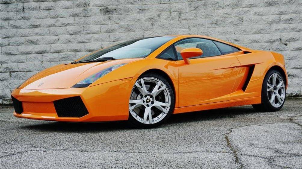 6. Lamborghini Gallardo 2006: Giá khởi điểm ban đầu của Gallardo 2006 là 181.000 USD, tuy vậy những chiếc xe mới giờ chỉ còn 84.000 USD