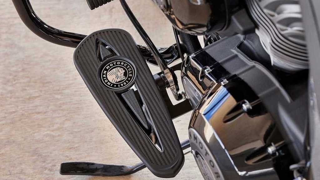 Cung cấp sức mạnh cho Chieftain Elite 2021 là động cơ V-Twin Thunderstroke sản sinh công suất 1.890cc