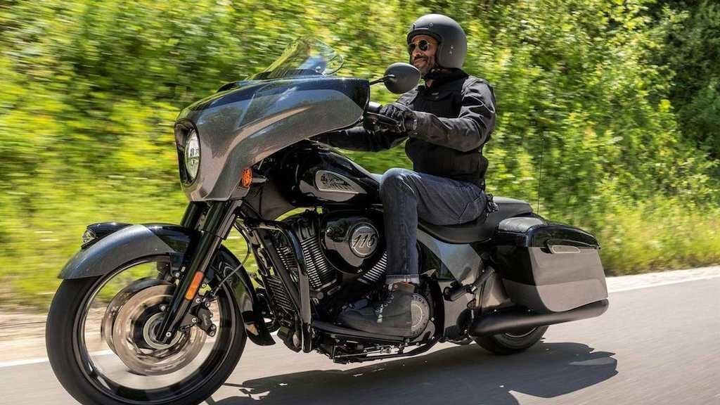 Chieftain Elite được trang bị hệ thống thông tin giải trí Ride Command với màn hình cảm ứng 7 inch, nối với dàn loa 400W PowerBand